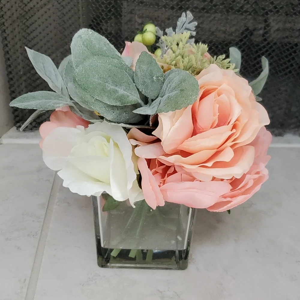 🌸 Pink/Peach Faux Floral Arrangement in Square Glass Holder 🌸